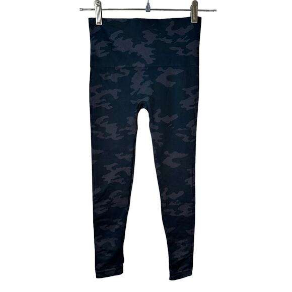 Spanx New Women's Camouflage Cropped Capri Leggings XS Athleisure Workout Gym - Picture 3 of 6